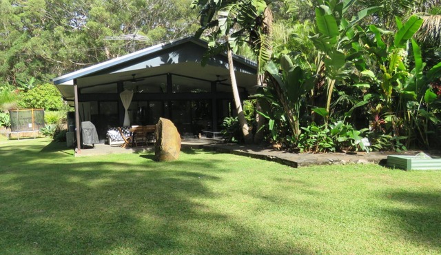 THE GLEN - 3 BEDROOM RAINFOREST RETREAT