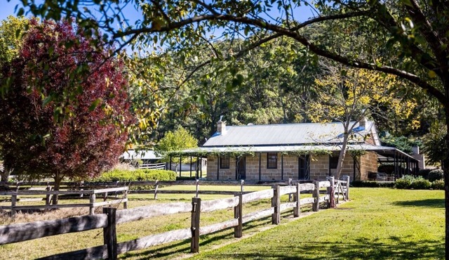 The Glen - Stunning Sandstone Cottage