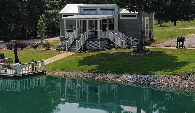 The Glennwood Home Great for fishermen, plenty of room for boat parking