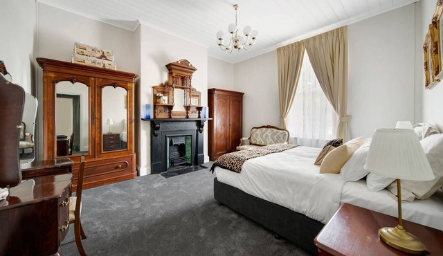 The Globe Circa 1855