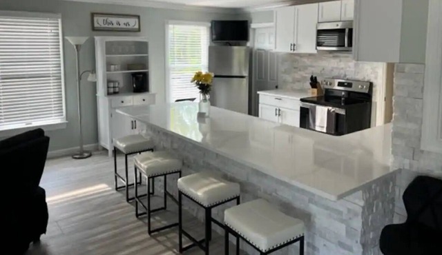 The Gloucester "Main Street Retreat" will assist you in loving this small town!!