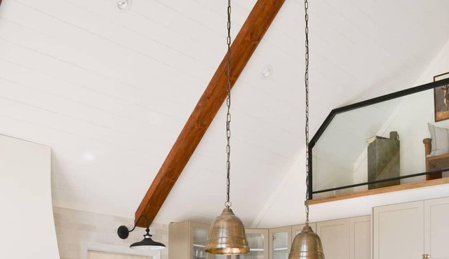 The Goat Haus: Luxury Waterfront Cottage - Quebec (1.5hrs from Ottawa)