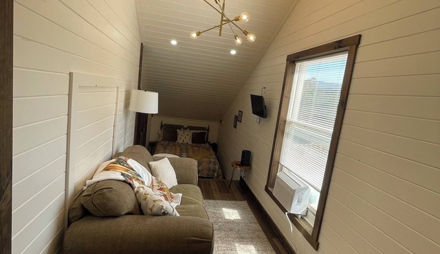 The Goat House, a Barn Apartment, LGBT+ Friendly