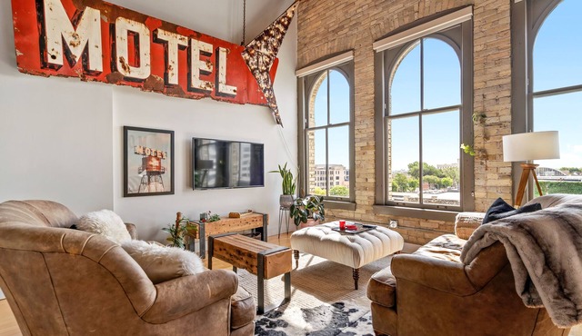 "The Goatel" apt w/free parking & workout rm