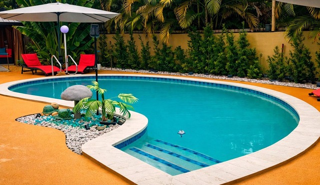The Gold Room · Garden of Manors · Guesthouse·FL