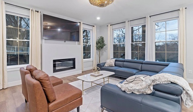 The Gold Standard of Oakley New Construc 4bd/4.5bt