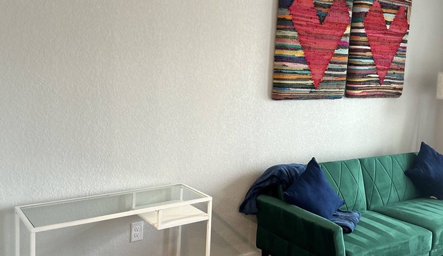 The Golden Egret- brand new luxury apartment near NAS JAX and Orange Park