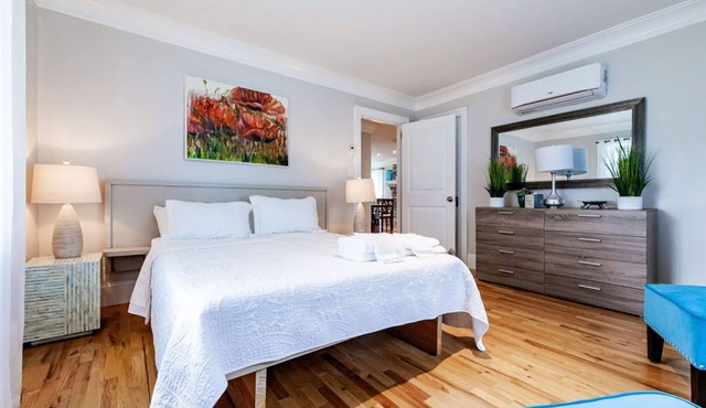 The Golden Grove Getaway/15 min to downtown Greenville