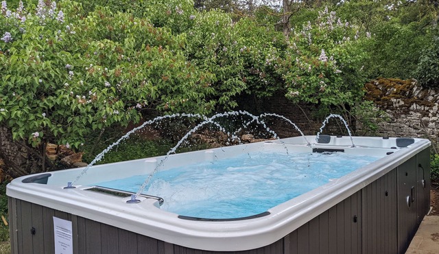 THE GOLDEN LAND, Gîte Les Pins