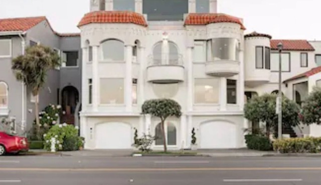 The Golden Peacock Palace on Marina Blvd of San Francisco