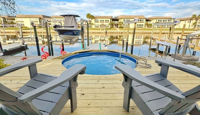 The Golden Pelican – Your Waterfront Escape in Gulf Harbors
