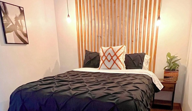 The Goldfinch: Townhouse Mins to University Sleeps 6