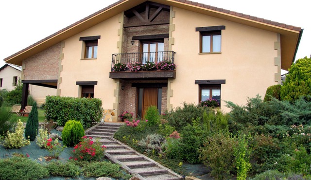THE GOLF VILLA. HOUSING IN A NATURAL ENVIRONMENT WITH A SPECIAL CHARM.