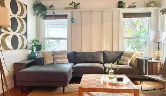 The Gonzales . Coziest, Homiest Stay in Austin
