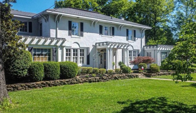 The Good Knight Inn BnB- Bedrm 4.5 bath Historic Mansion