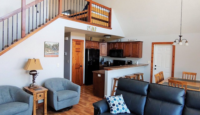The Good Life Cabin - Bridges Bay Resort in Okoboji, Iowa