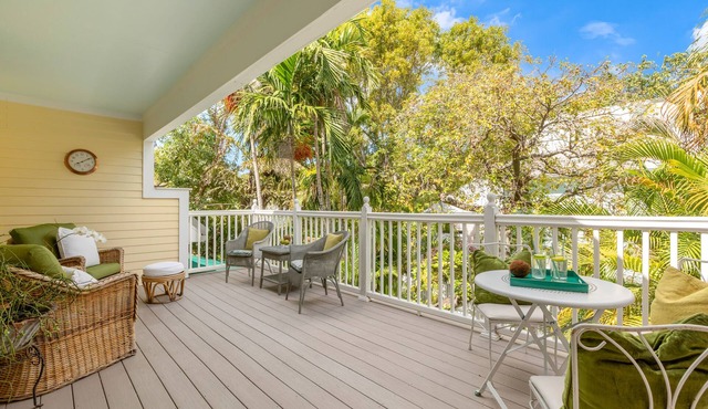 THE GOOD LIFE ~ Charming 2nd Floor 1 Bedroom, 1 Bath Truman Annex Condo!