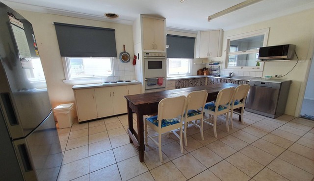 THE GOOD LIFE - FAMILY HOLIDAY