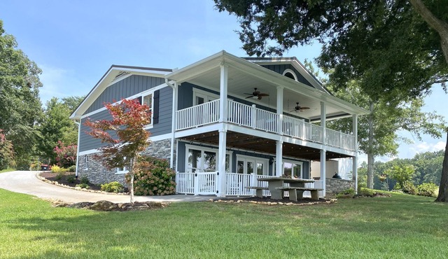 The Good Life Lakehouse