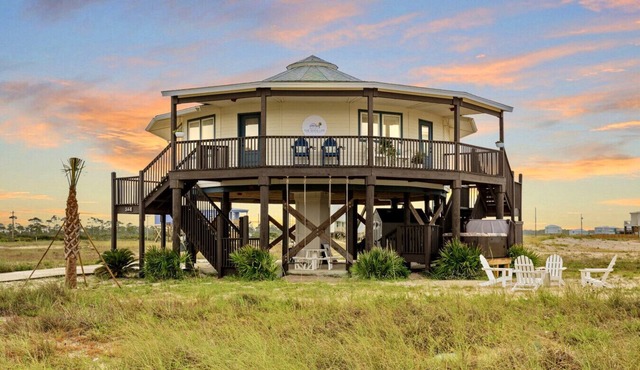 The Good Life · Ultimate Gulf Shores Getaway: Hot Tub, RV Pad, Fire-Pit & Beach