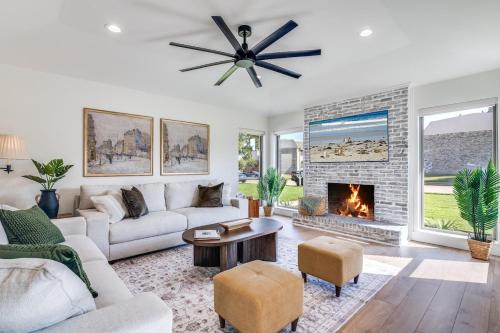 The Goph Getaway 4B 2B Duplex KING Pet Friendly