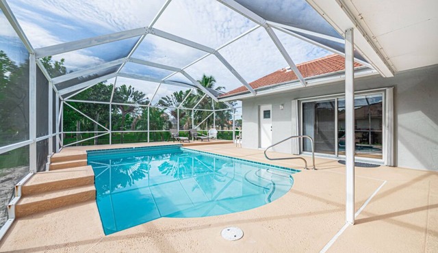 The Gordon Camelot|4bedrooms | 3 bathrooms| Pool House