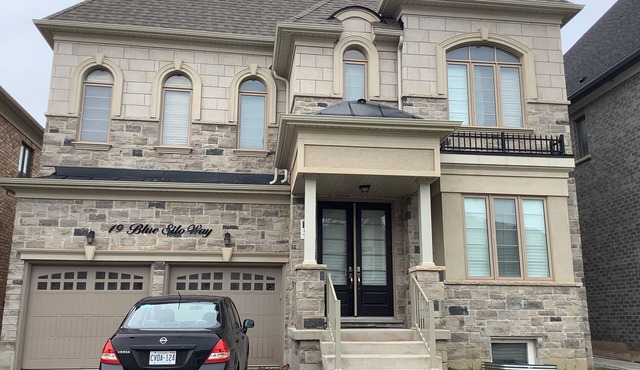THE GORGEOUS APARTMENT IN CREDIT VALLEY BRAMPTON