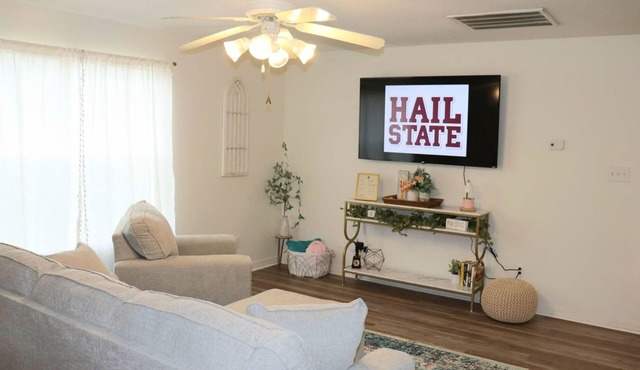 The Grace at the Highlands - Charming 2-bedroom townhome close to MSU campus