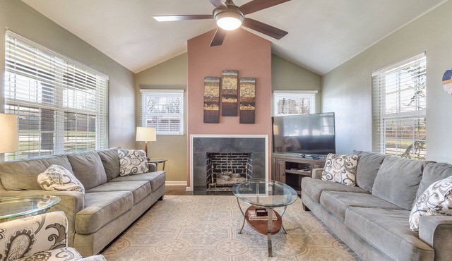 THE GRACEMONT HOME. 15% Discount- Welcome to Tulsa’s Premier Accommodations!