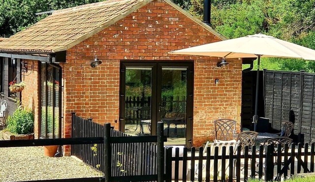 The Grain Store - Detached barn conversion set in 8 acres of Norfolk countryside