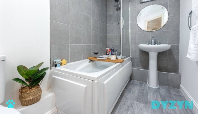 The Granary 1 - Margretian PlaceBath Tub - Parking & WiFi - City Center