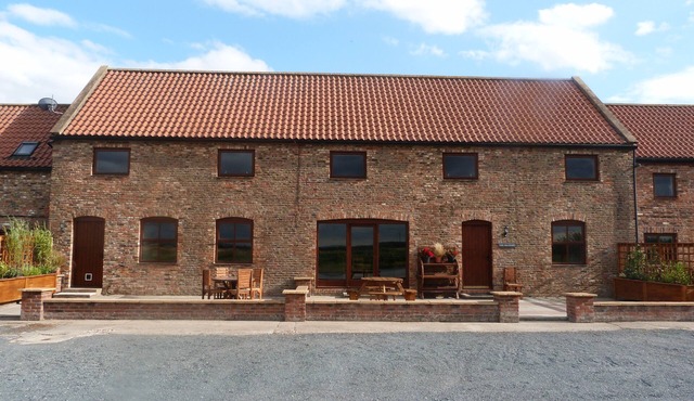 The Granary Barn, Sleeps 10, has Endless Character & Charm in a Rural Setting.