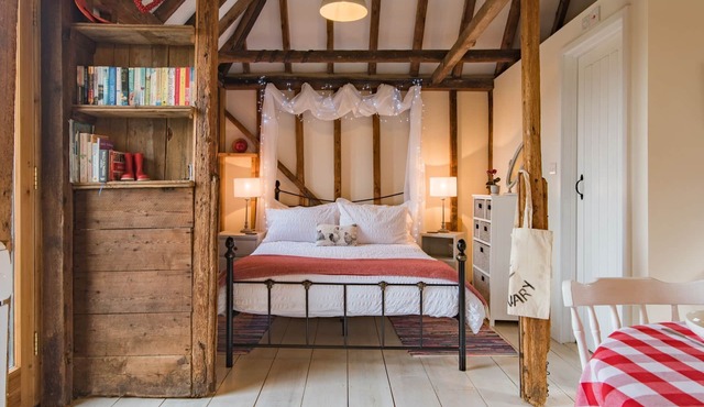 The Granary by Bloom Stays - cute lodge sleeps 2 guests in 1 bedroom