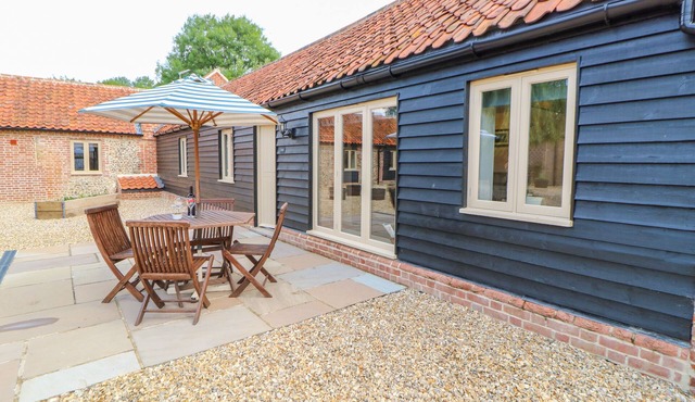 THE GRANARY, family friendly in Willow Grange Barns, Stanfield