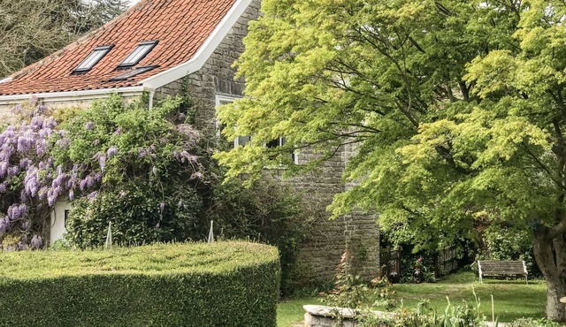 THE GRANARY, family friendly, character holiday cottage in Edington