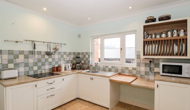 THE GRANARY, pet friendly, with a garden in Monmouth