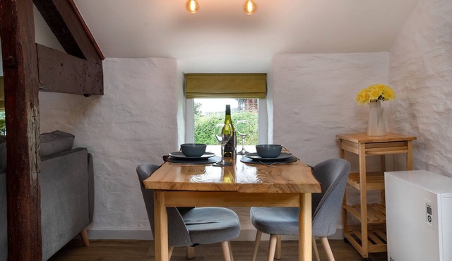 The Granary - sleeps 2 guests in 1 bedroom
