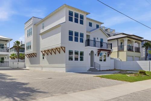 The Grand! - 2 Separate Houses - Brand New - Ready to Rent Now - 12 Bedrooms!