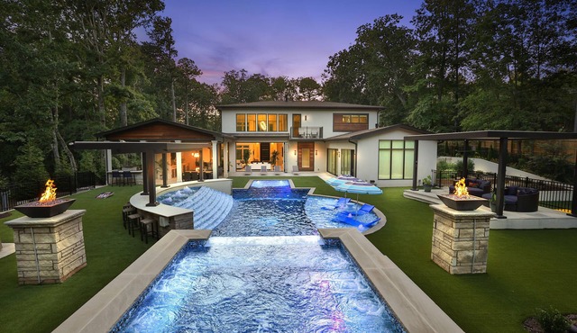 The Grand Escape, Modern Luxury, Class