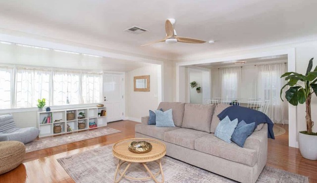The Grand Escape | Central Location | 3 Bed 2 Bath