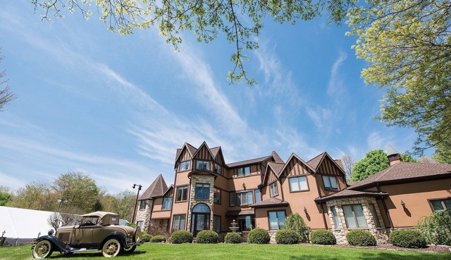 The Grand Estate in Freeport PA just NE of Pittsburgh Pa Private Pool