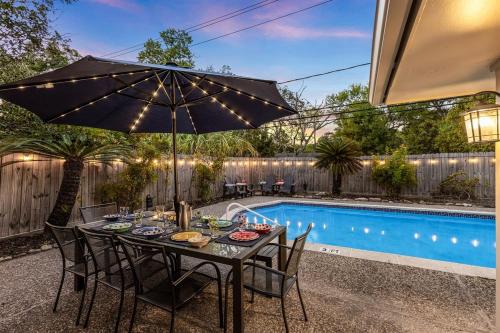The Grand Family Oasis Houston 5BR Pool Retreat