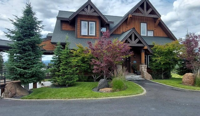 The Grand Getaway at Green Bluff