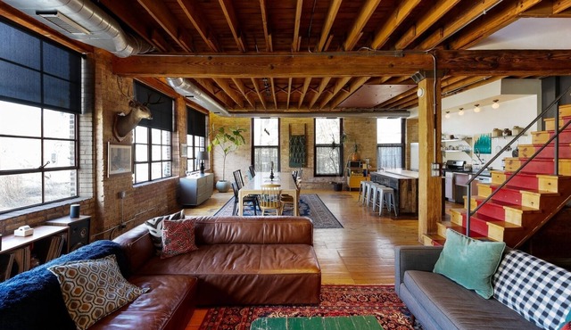 The Grand Kimball Lodge, Logan Square, Sleeps 14 by RedAwning