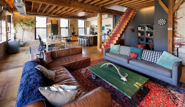 The Grand Kimball Lodge, Logan Square, Sleeps 20 by RedAwning