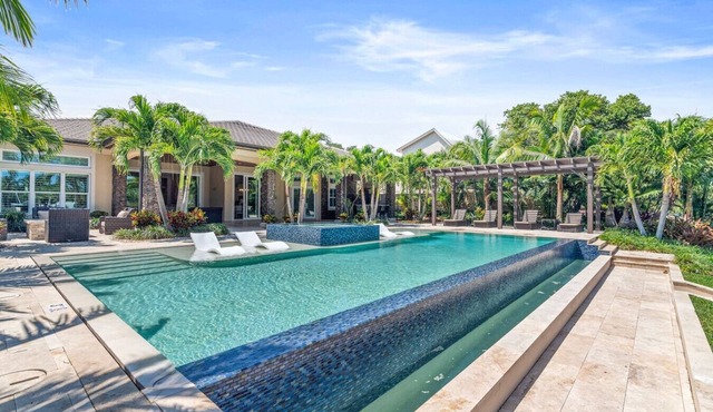 The Grand Mariner Estate! A Waterfront Retreat!