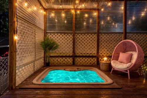 The Grand on Broadway - Pool, Hot Tub, Historic