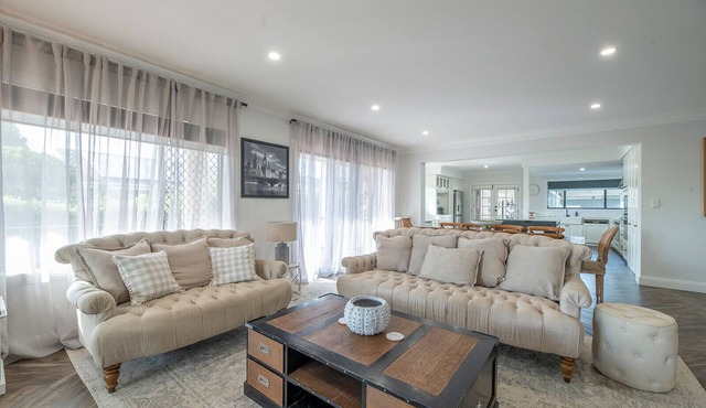 The Grand on Macquarie | Pool & Spa, Ultimate Getaway