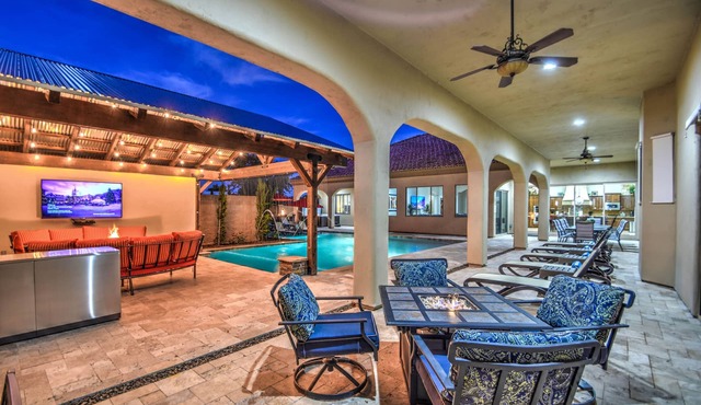 The Grand Resort, 1 Acre Property.n"Huge Outdoor Space to Relax in the Sun!"