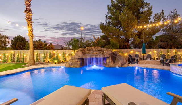 The Grand Saguaro, Heated Pool, Hot Tub, Pickleball, Sleeps 27